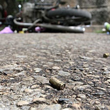 3 muertos por balacera frente a edificio de Misión Vivienda en Miranda