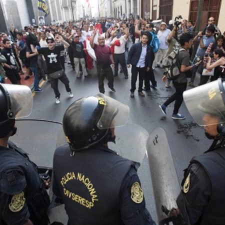 Durante esta semana se han registrado protestas a favor y en contra del indulto a Fujimori. (Foto EFE)