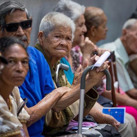 Pensionados (Foto EFE)