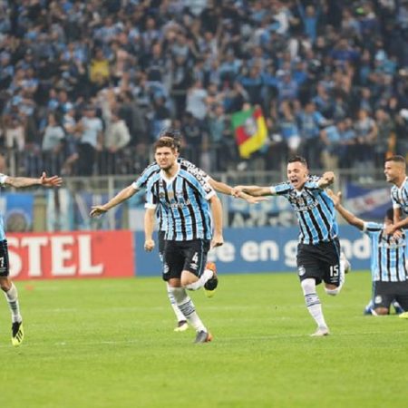 Gremio debió sortear los penales para seguir adelante con la defensa de su título de campeón de la Libertadores/Foto: EFE