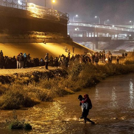 Fiscales interponen demanda contra plan de Biden de visar a migrantes cubanos y venezolanos