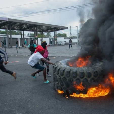 Tensión vuelve a Haití con ataques, saqueos e incendios tras días de aparente calma