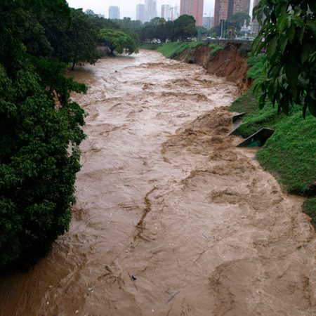 Hallado un cadáver en el río Guaire