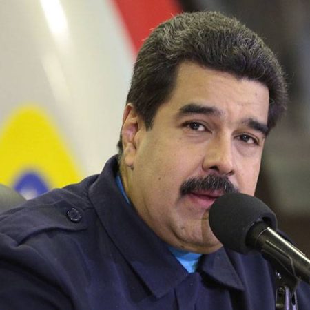 Maduro: chavismo debe ganar parlamentarias "como sea"
