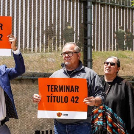 Quince estados de EE.UU. piden a un juez federal que mantenga el Título 42