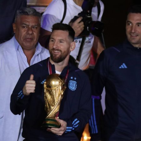Messi ya llegó a su natal Rosario tras la celebración en Buenos Aires
