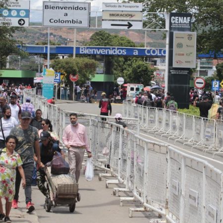 Parlamentos de Venezuela y Colombia firman un acuerdo de seguridad fronteriza
