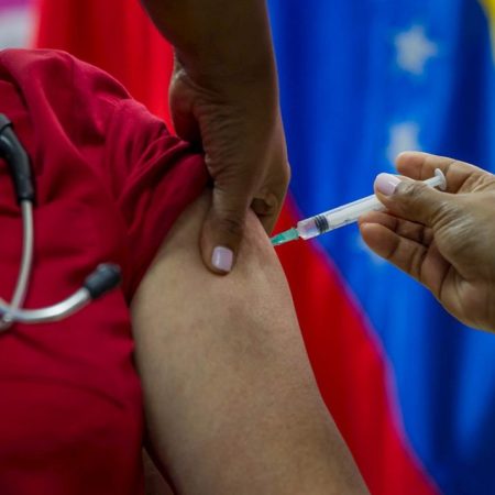 Chavismo destaca gestión de sistema de Salud contra la COVID, pese al bloqueo