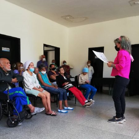 Abuelos del asilo San Martín de Porres. (Foto Cortesía)