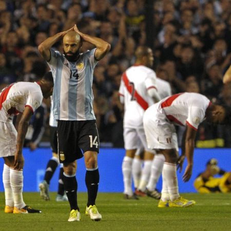 La selección argentina no pudo de local y ahora deberá buscar su clasificación en la última fecha./Foto: AFP