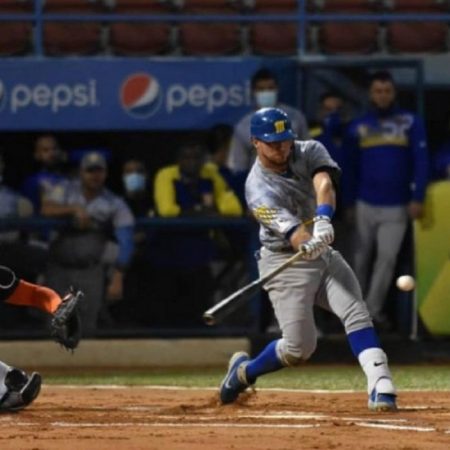 Alberth Martínez impulsó la carrera de la diferencia. Foto cortesía: Prensa LVBP.