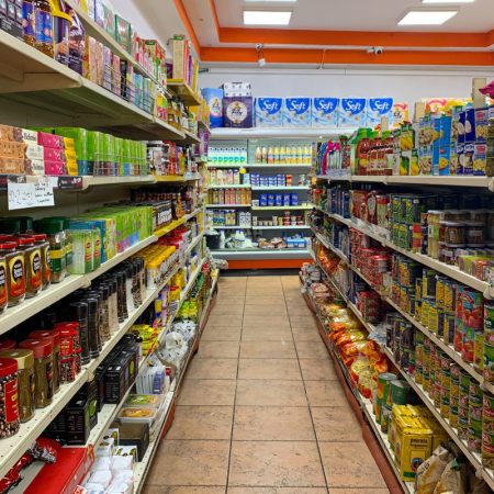 El elevado costo de vida en Israel, agravado por el incesante aumento de precios, incidirá en las elecciones. Foto EFE