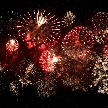 En esta oportunidad se dio inicio al Año del Dragón con un espectáculo de fuegos artificiales que comenzó alrededor de las 7pm. Foto referencial: Pexels.