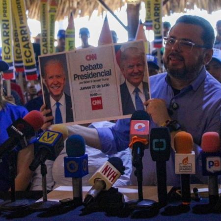 El candidato a la presidencia de Venezuela, Antonio Ecarri, insistió en la importancia de ir a debate presidencial entre candidatos