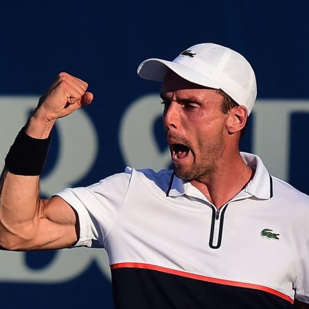 Roberto Bautista Agut sigue ratificámdose como máximo favorito y ya está en cuartos./Foto: AFP