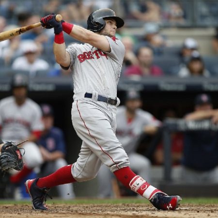 Andrew Benintendi fue la bujía de los "patirrojos" con par de cuadrangulares./Foto: AFP