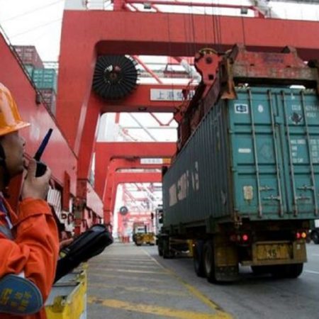 Las perspectivas para América Latina del BM no son muy alentadoras, con un leve repunte del 1,8 % previsto para este año, tras la marcada desaceleración de 2019 hasta ubicarse en 0,8%. EFE