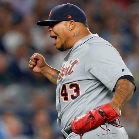 Bruce Rondón selló el triunfo de los bengalíes con su primer rescate del año./Foto: AFP