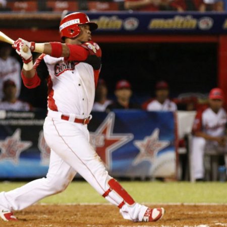 Valbuena aporto con su bate y ayudo a la victoria de Cardenales /Foto: Photo Report