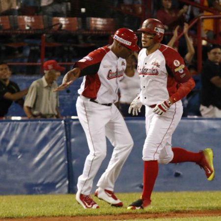 Carlos Rivero sonó jonrón por Cardenales