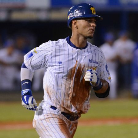 Ronny Cedeño se lució para cortar racha negativa del Magallanes