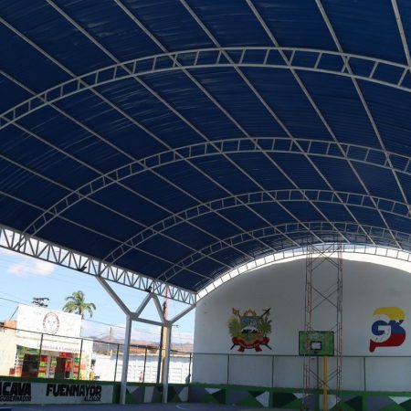 Reinauguraron cancha deportiva