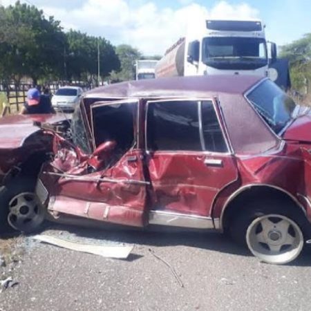 Caprice involucrado en accidente de la carretera Morón Coro. Foto EFE