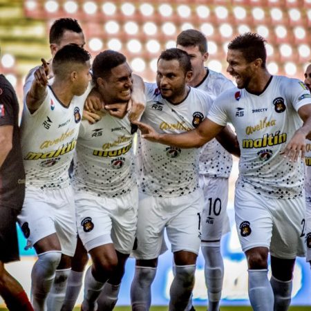 Jugadores del Caracas FC celebrando un gol de su equipo. / Foto archivo
