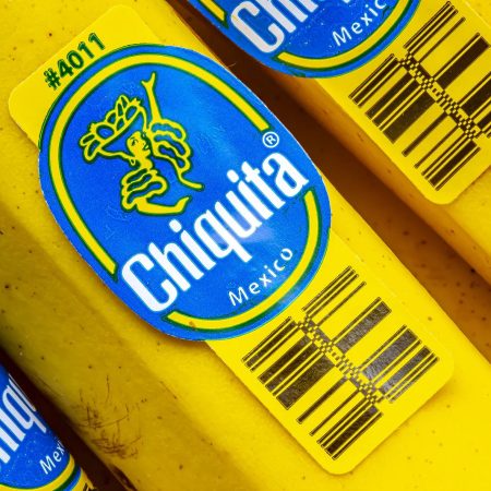 Multinacional del banano Chiquita, acusada de financiar a paramilitares en Colombia, tendrá que pagar 38,3 millones de dólares a demandantes