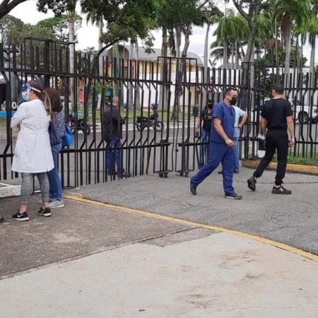 En la plaza Cristóbal Mendoza de El Viñedo reina la desinformación.