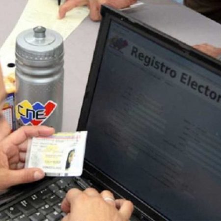 David Smolansky denuncia el bloqueo del registro electoral en el exterior para presidenciales