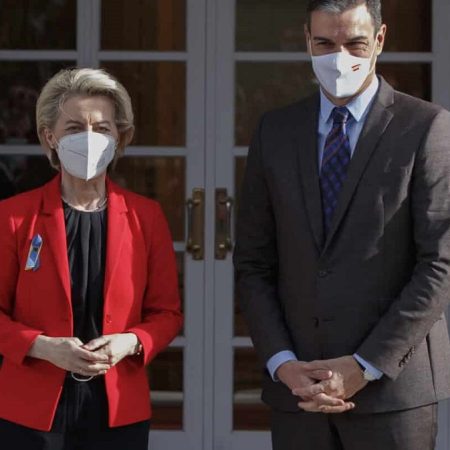 Ursula Von der Leyen, Sánchez y Pedro Sanchez.