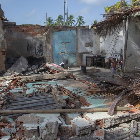 Más de 80 viviendas resultaron afectadas en Boca de Aroa (Foto: Saúl Zerpa)