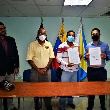 El alcalde Jurado junto a Tomás Ramos, Jacinto Oliveros y Juan Carlos Hernández. (Foto cortesía)