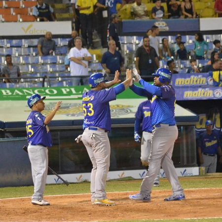 Delmon Young fue uno de los pilares ofensivos al sonar cuatro hits/Foto: @Magallanes_bbc