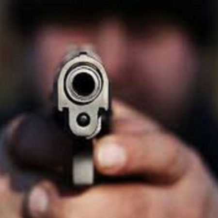 Acribillaron a tiros a dos mecanicos durante una fiesta callejera en Caucagüita