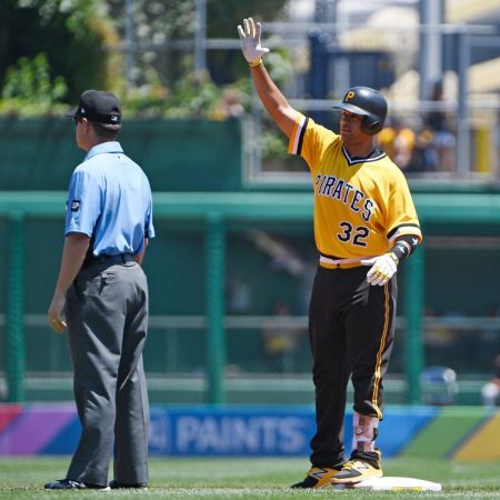 Elías Díaz recibió el lladado de los Piratas por tercera ocasión en la campaña./Foto: AFP