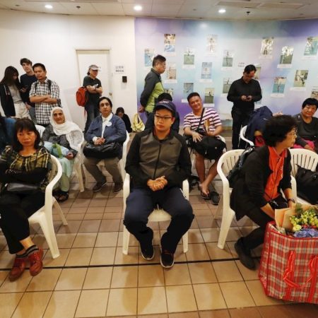 La participación en las elecciones en Hong Kong superó el 71%. Foto EFE