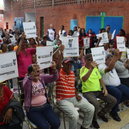 Entregados títulos de tierra en Miguel Peña