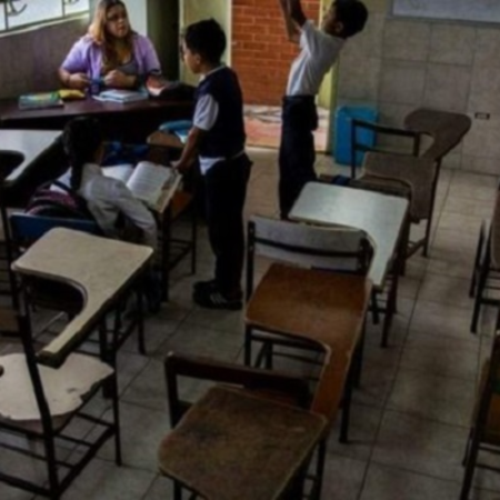 Asociación Civil Con la Escuela