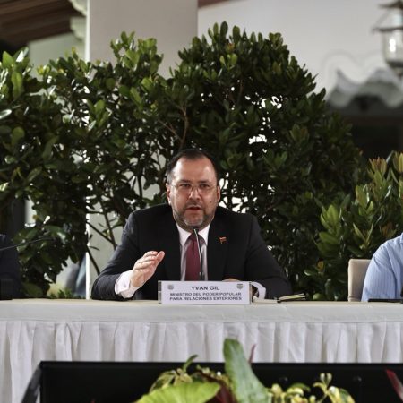 Venezuela destinará "los recursos que sean necesarios" para la paz entre Colombia y el ELN