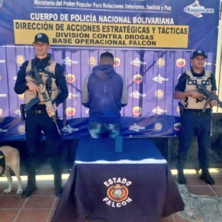 Detenido sujeto en una playa de Falcón con más de 400 kilos de marihuana