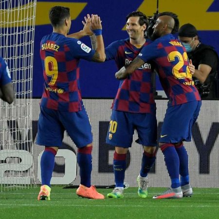 Lionel Messi junto a sus compañeros celebrando el segundo tanto del encuentro (Foto Cortesía goal.com)