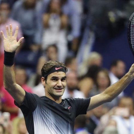 Roger Federer mostró su poderío para ganar en sets corridos y meterse en cuartos de final./Foto: AFP