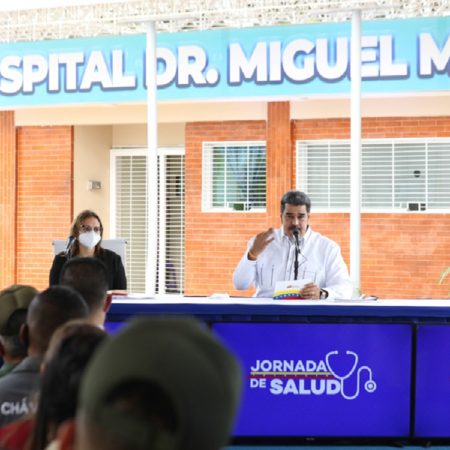 Maduro propone "inspectores secretos" para vigilar hospitales