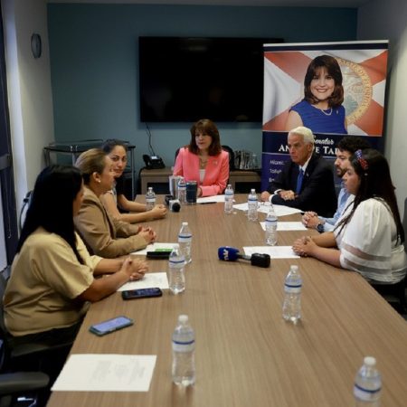 Veintidós senadores de EE.UU. urgen a Biden a extender el TPS para venezolanos