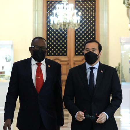 Oposición trinitense acusa al Gobierno de buscar ser sancionado por EE.UU.