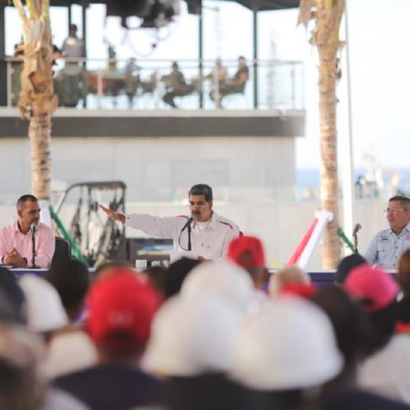 Maduro: "Venezuela está en unión nacional para recuperar el Esequibo"