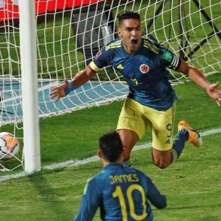Falcao celebra el gol que le dio el empate a Colombia ante Chile. Foto EFE