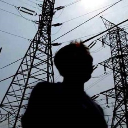 Trabajador de Corpoelec en grave situación de salud tras recibir fuerte descarga eléctrica en Puerto Cabello